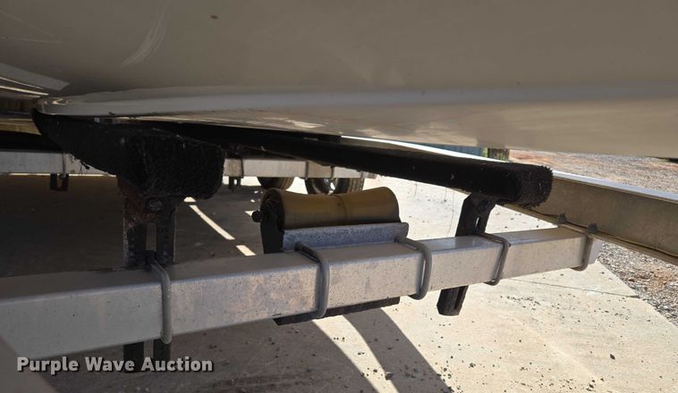 image for item EU3524 2009 Bay Master 2150 Express boat