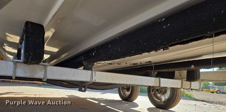 image for item EU3524 2009 Bay Master 2150 Express boat