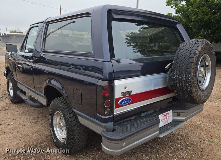 image for item EU3529 1989 Ford Bronco Custom SUV