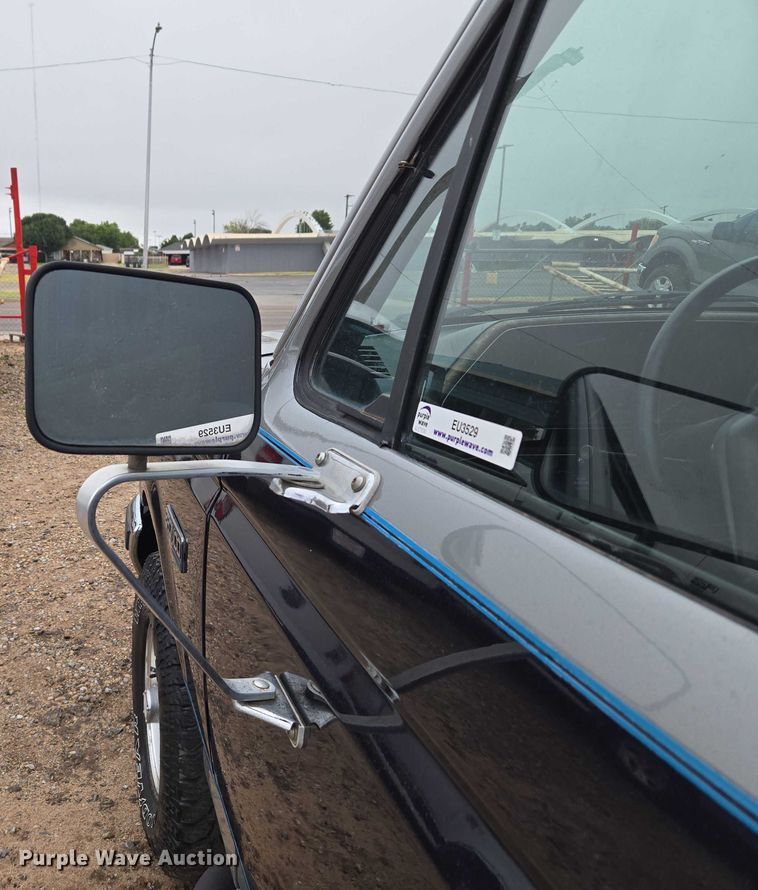 image for item EU3529 1989 Ford Bronco Custom SUV