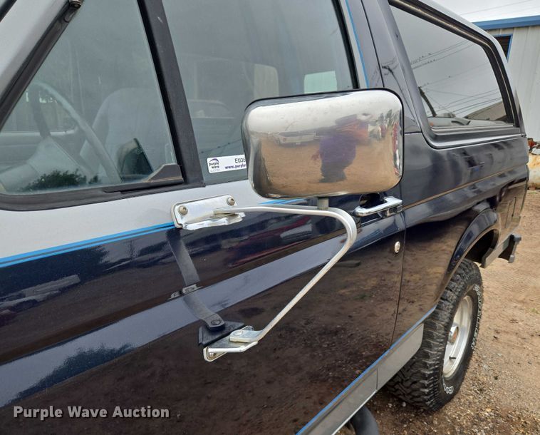 image for item EU3529 1989 Ford Bronco Custom SUV