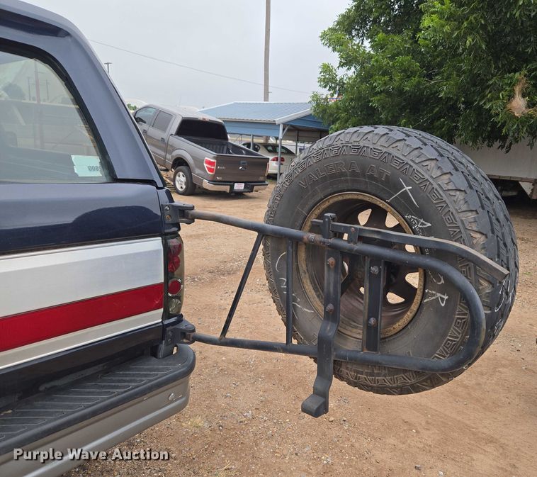 image for item EU3529 1989 Ford Bronco Custom SUV