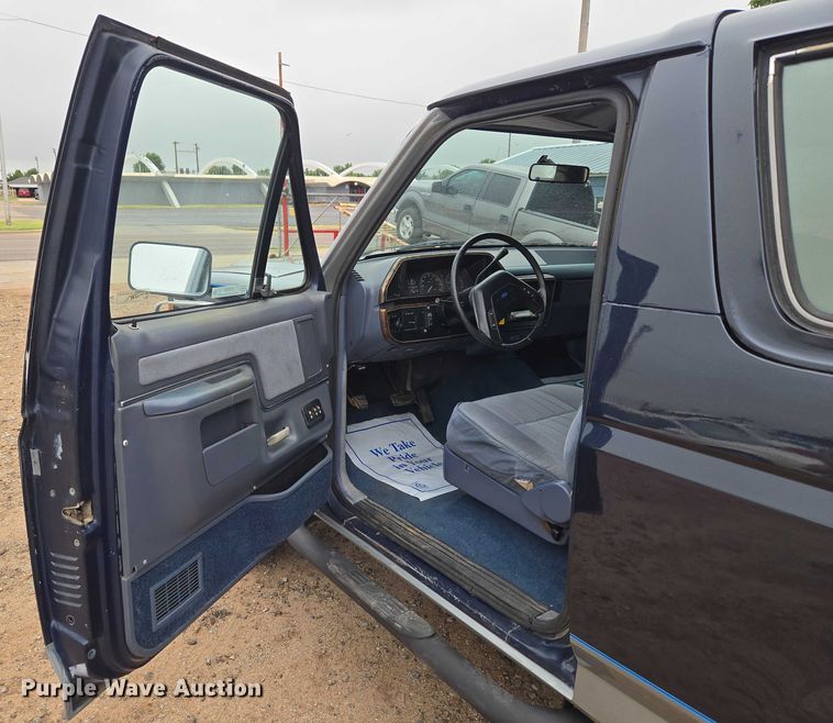 image for item EU3529 1989 Ford Bronco Custom SUV