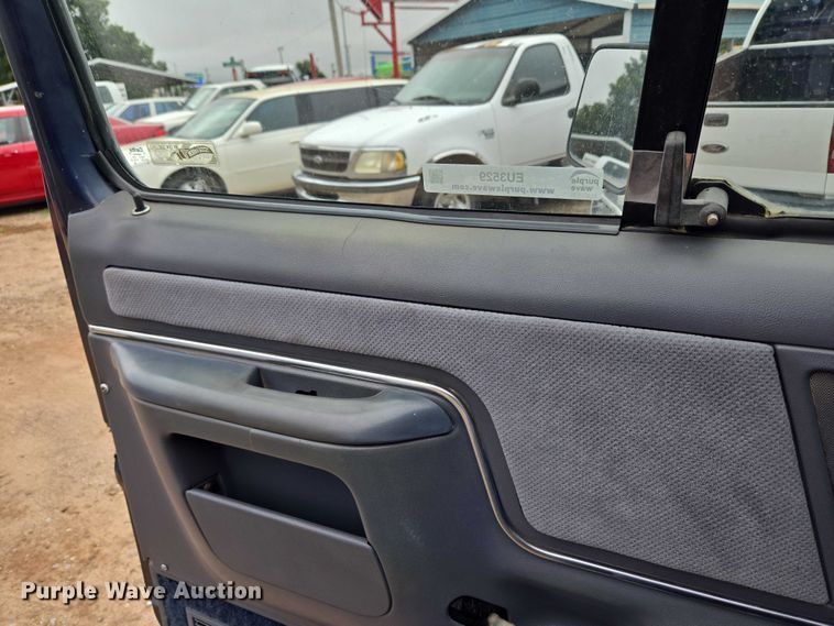 image for item EU3529 1989 Ford Bronco Custom SUV