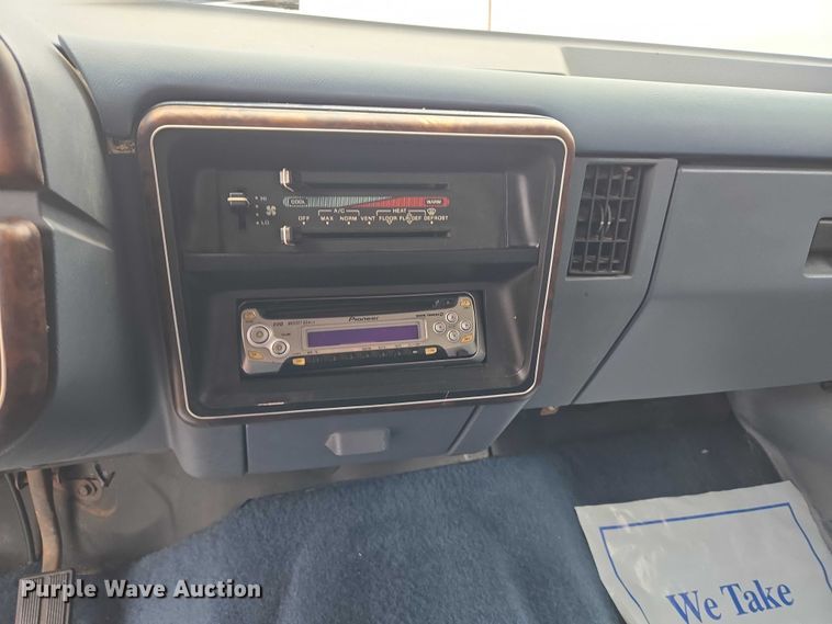 image for item EU3529 1989 Ford Bronco Custom SUV