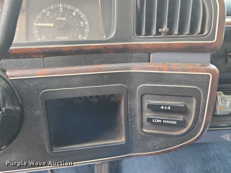 image for item EU3529 1989 Ford Bronco Custom SUV