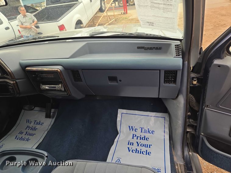 image for item EU3529 1989 Ford Bronco Custom SUV