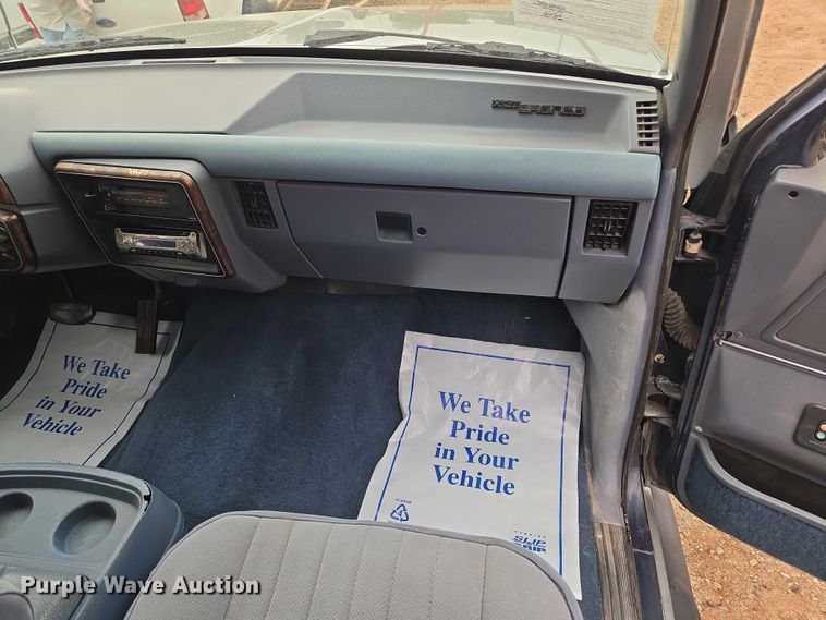 image for item EU3529 1989 Ford Bronco Custom SUV