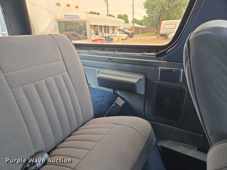 image for item EU3529 1989 Ford Bronco Custom SUV