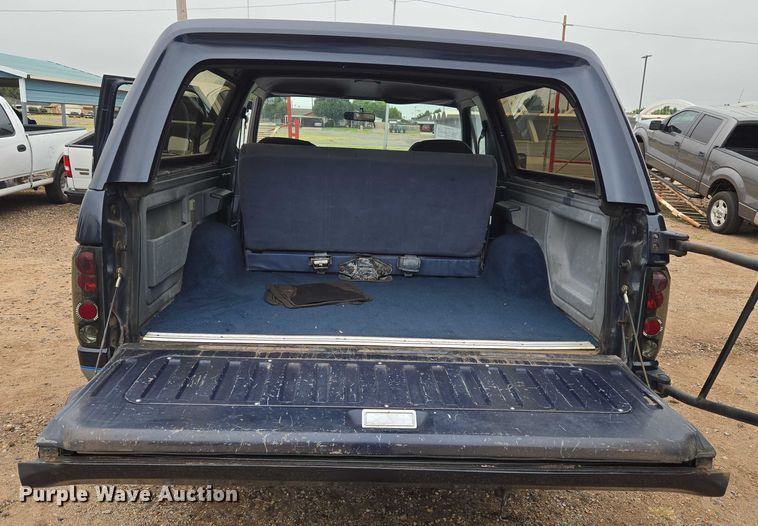 image for item EU3529 1989 Ford Bronco Custom SUV