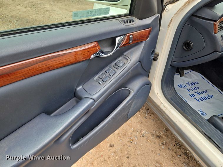 image for item EU3531 2000 Cadillac Krystal Koach Base limousine