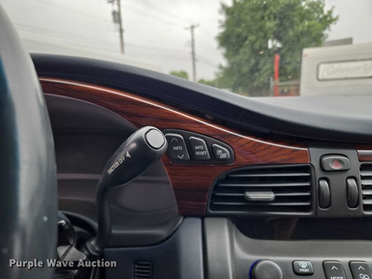 image for item EU3531 2000 Cadillac Krystal Koach Base limousine