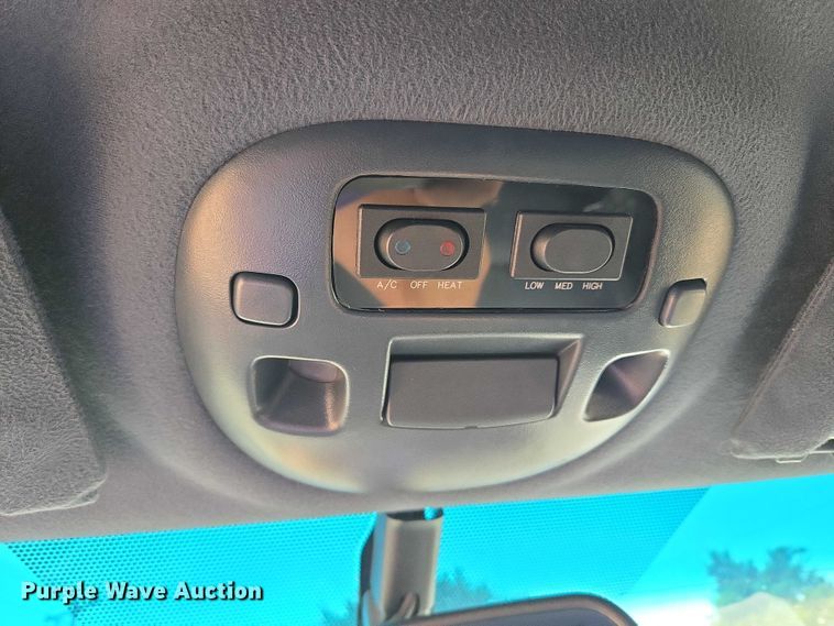 image for item EU3531 2000 Cadillac Krystal Koach Base limousine