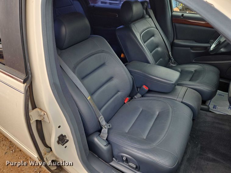 image for item EU3531 2000 Cadillac Krystal Koach Base limousine