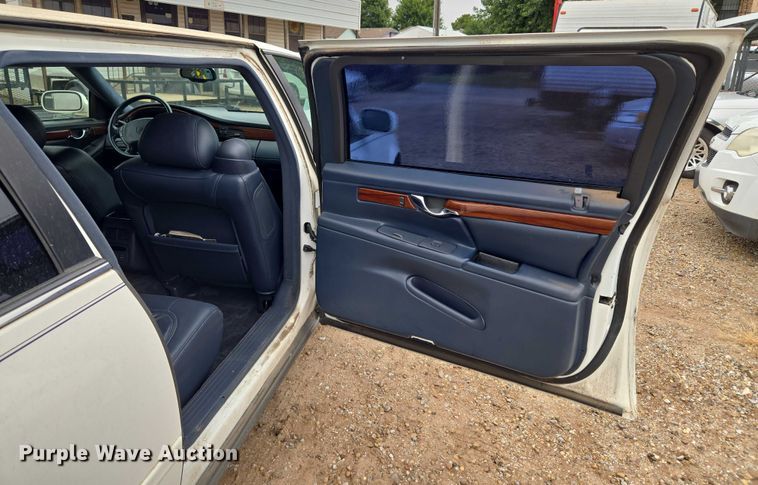 image for item EU3531 2000 Cadillac Krystal Koach Base limousine