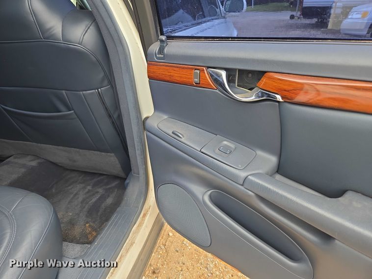 image for item EU3531 2000 Cadillac Krystal Koach Base limousine