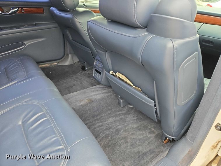 image for item EU3531 2000 Cadillac Krystal Koach Base limousine