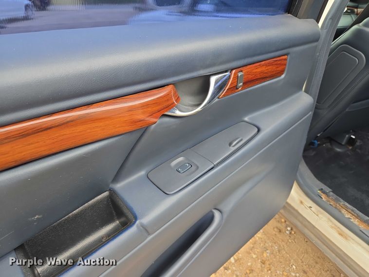 image for item EU3531 2000 Cadillac Krystal Koach Base limousine