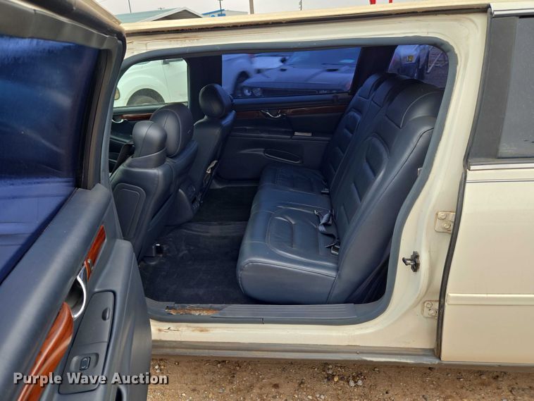 image for item EU3531 2000 Cadillac Krystal Koach Base limousine