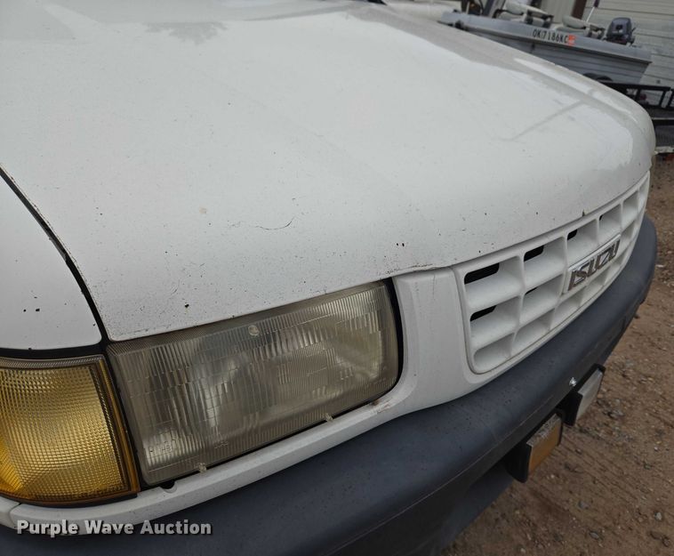 image for item EU3532 1999 Isuzu Amigo SUV