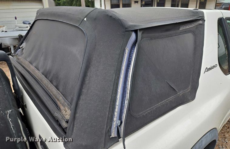 image for item EU3532 1999 Isuzu Amigo SUV