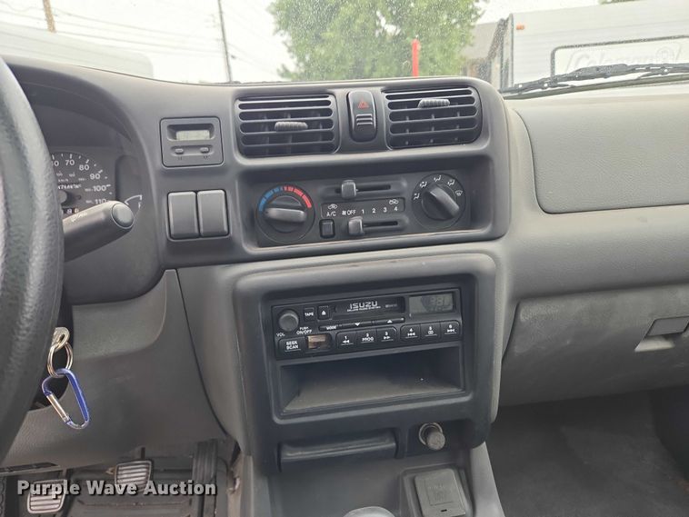 image for item EU3532 1999 Isuzu Amigo SUV