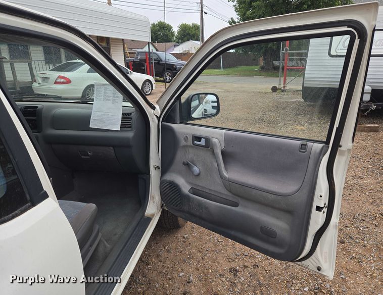 image for item EU3532 1999 Isuzu Amigo SUV