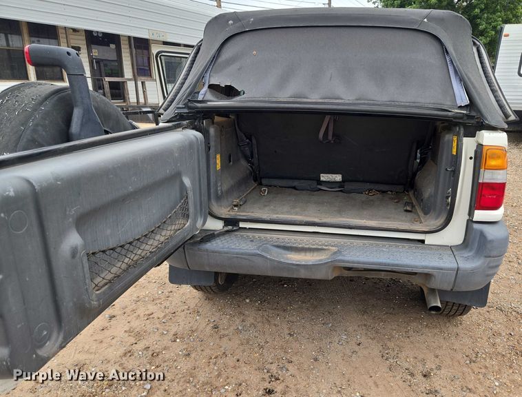 image for item EU3532 1999 Isuzu Amigo SUV