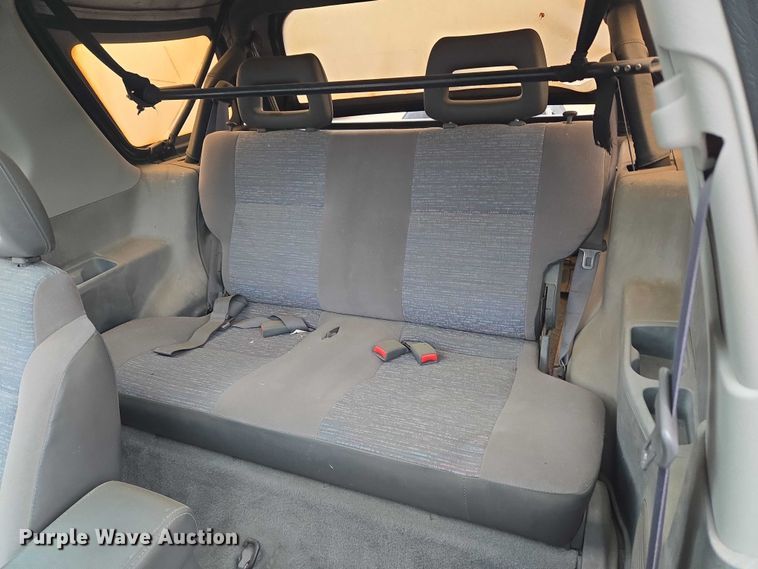 image for item EU3532 1999 Isuzu Amigo SUV