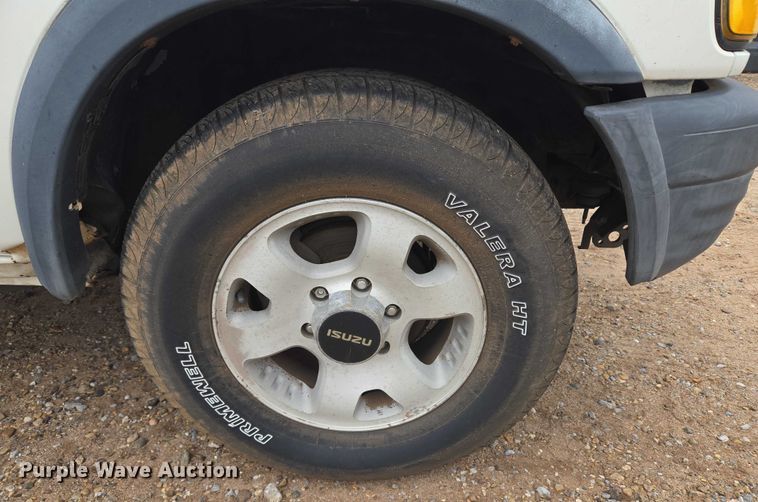 image for item EU3532 1999 Isuzu Amigo SUV