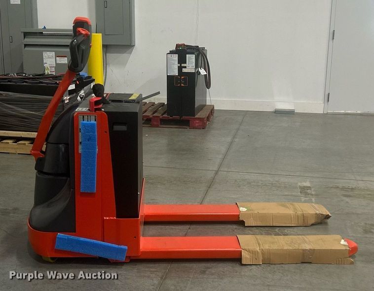 image for item EX9820 2023 Linde MT20 pallet jack