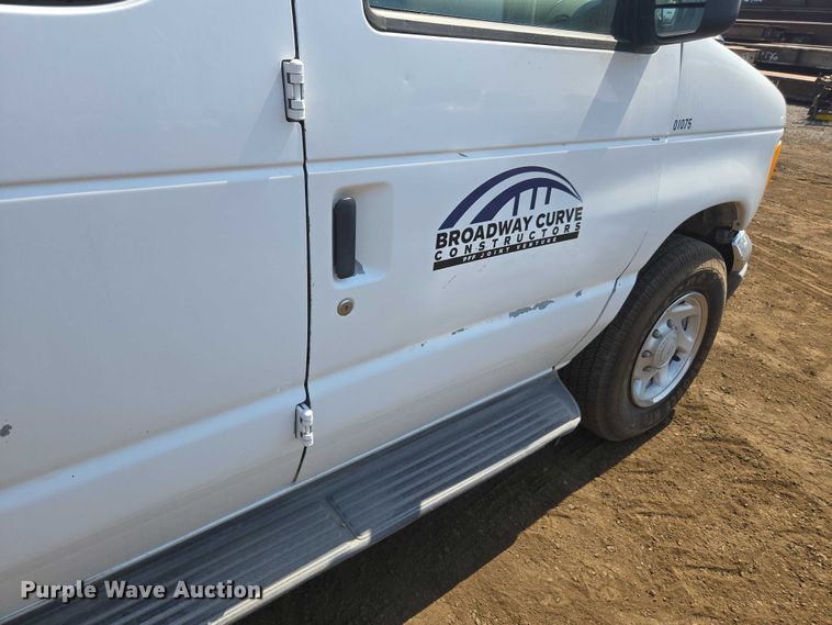 image for item FB9419 2006 Ford E350 van
