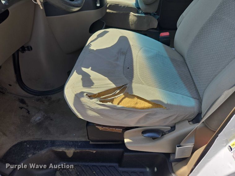 image for item FB9419 2006 Ford E350 van