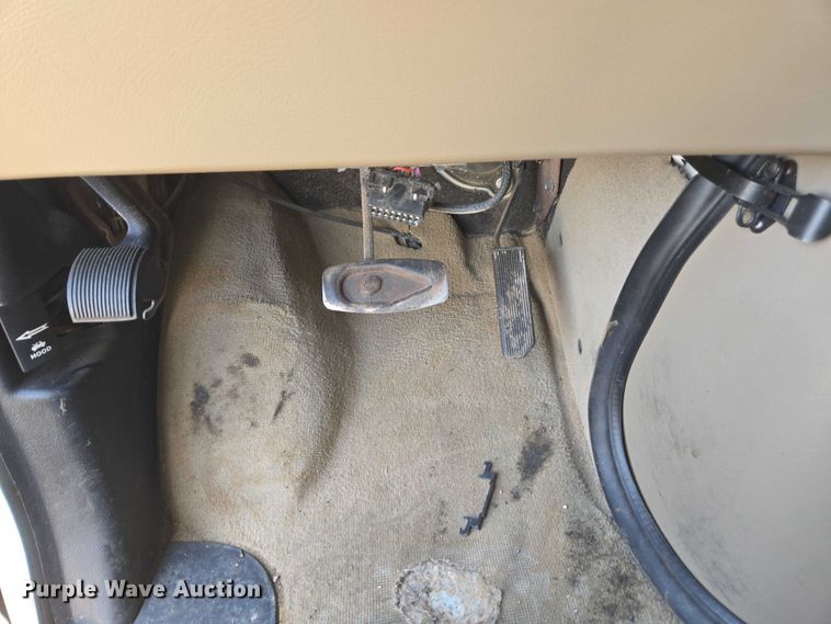 image for item FB9419 2006 Ford E350 van