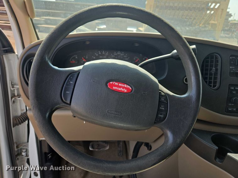 image for item FB9419 2006 Ford E350 van