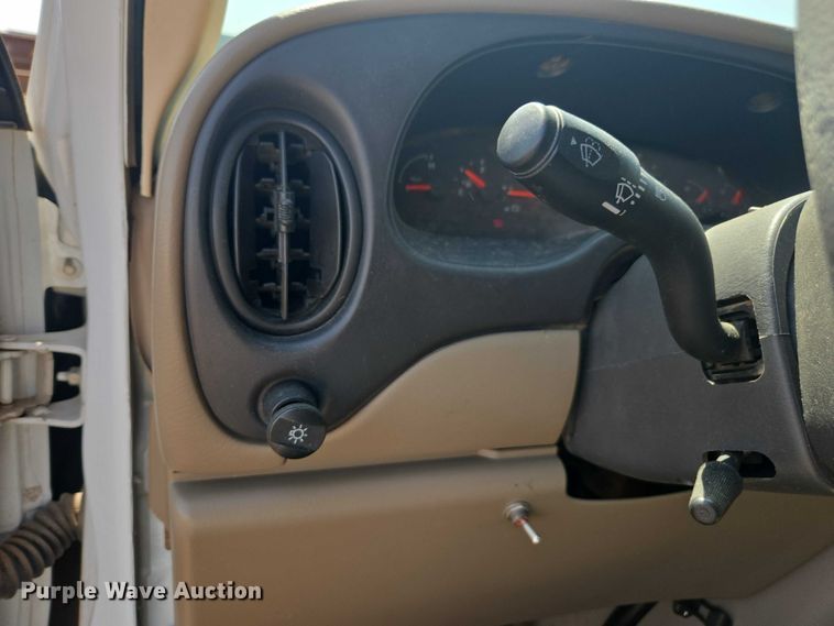 image for item FB9419 2006 Ford E350 van