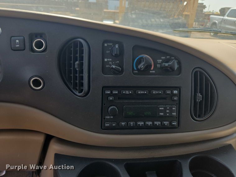 image for item FB9419 2006 Ford E350 van