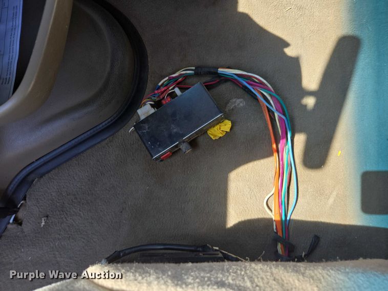 image for item FB9419 2006 Ford E350 van