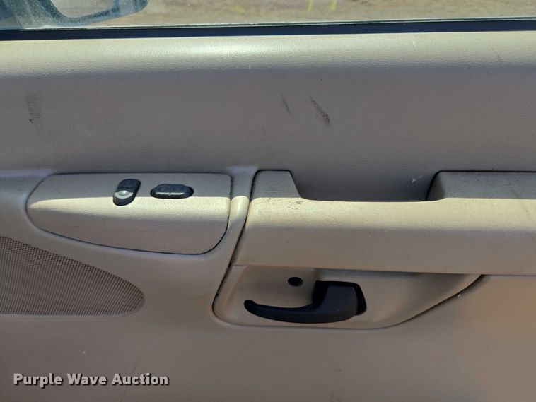 image for item FB9419 2006 Ford E350 van