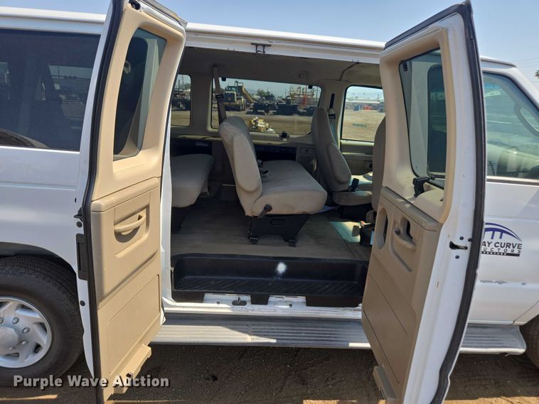 image for item FB9419 2006 Ford E350 van