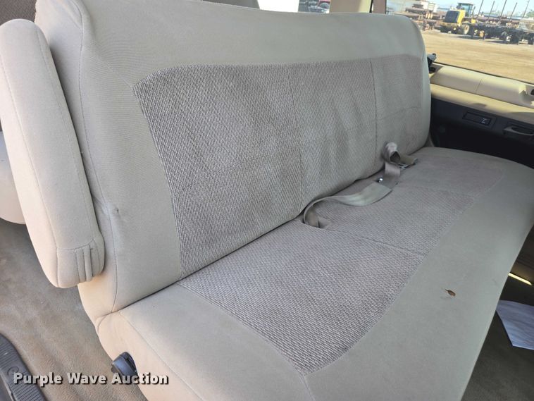 image for item FB9419 2006 Ford E350 van