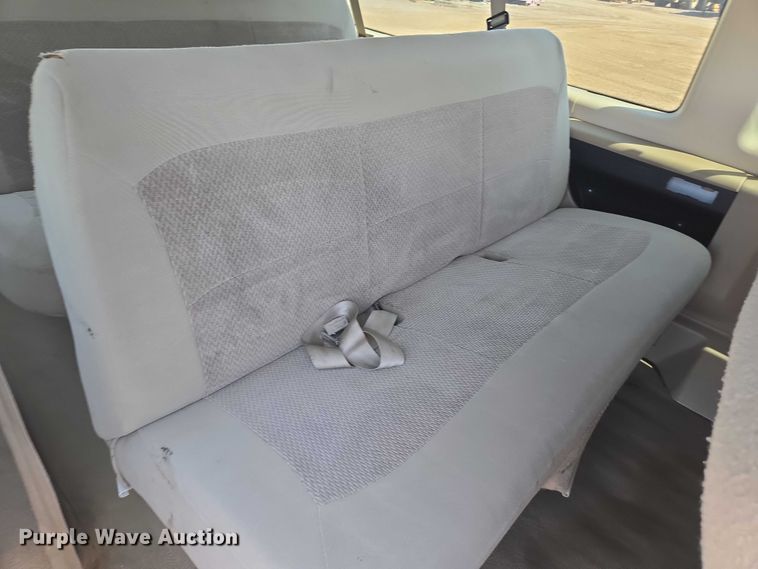 image for item FB9419 2006 Ford E350 van