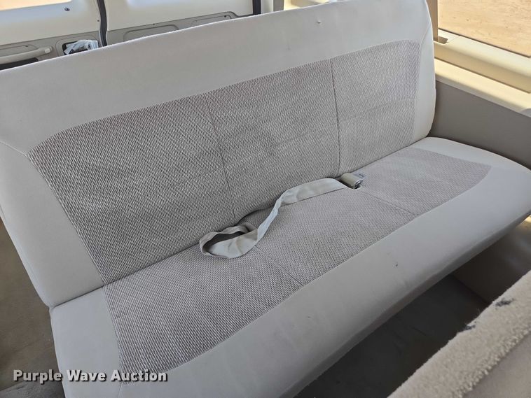 image for item FB9419 2006 Ford E350 van