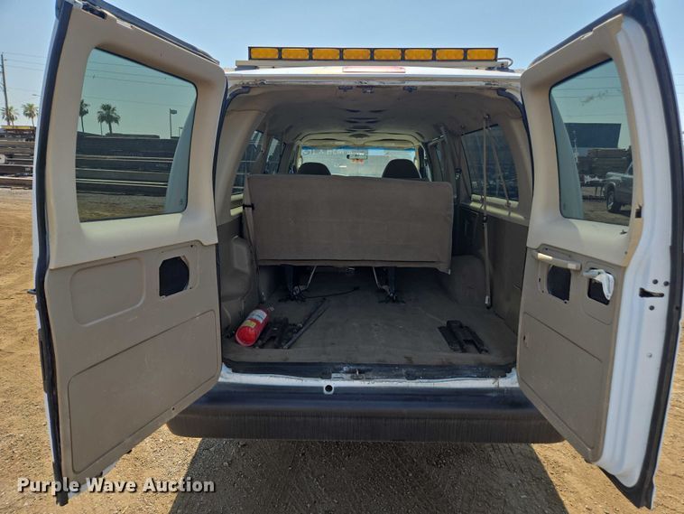 image for item FB9419 2006 Ford E350 van