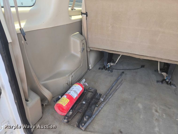 image for item FB9419 2006 Ford E350 van