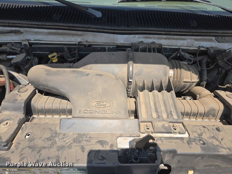 image for item FB9419 2006 Ford E350 van