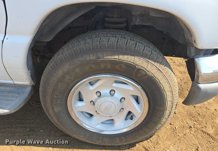 image for item FB9419 2006 Ford E350 van