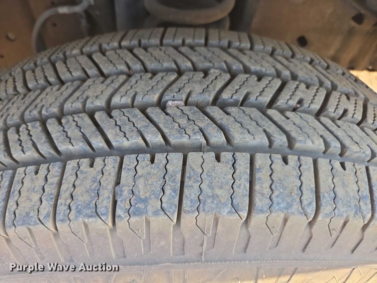 image for item FB9419 2006 Ford E350 van