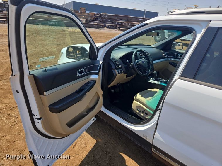 image for item FB9420 2016 Ford Explorer XLT SUV