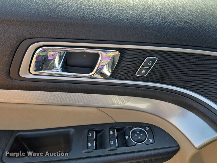 image for item FB9420 2016 Ford Explorer XLT SUV